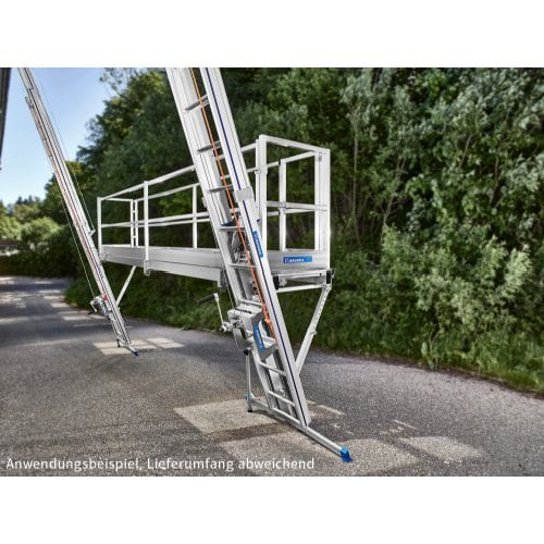 Das BAVARIA Leitern Blitzgerüst kann dank Seilwinden am Boden aufgebaut und auf die gewünschte Arbeitshöhe eingestellt werden.
